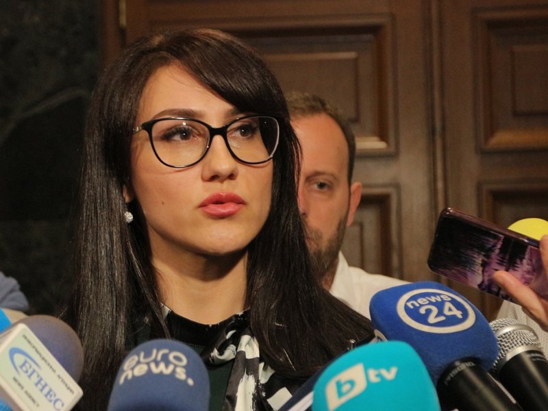 Kalaşnikoflar Çetesinden Sekiz Kişi Suçlandı, Soruşturma Devam Ediyor