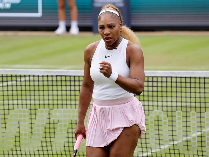 Serena Williams Wimbledon'a Teklerde de Dönüyor