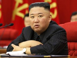 Kim Jong-un Yeni Çok Namlulu Roket Sisteminin Testlerini İzledi