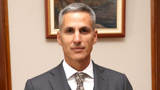 Yeni Cumhurbaşkanı Yotova, Seçimlere Kadar Muhalefet Bankerini Geçici Başbakan Olarak Atadı