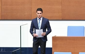 Bütçe Komisyonu, Hükümete 3.8 Milyar Avroya Kadar Borçlanma İzni Verdi