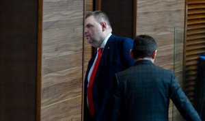 DPS'teki Kopuşlar Peevski'nin Yönetim Değişikliklerine Rağmen Sürüyor
