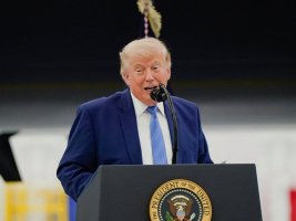 Trump: Rus General Tankları Çamurdan Geçirmek Yerine Otobana Sürseydi Savaş Bir Günde Biterdi