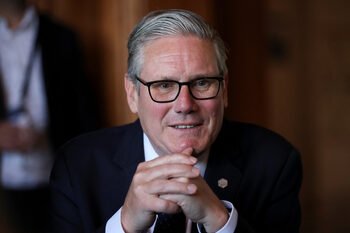 Starmer, Rus Fırkateyninin İngiliz Yatına Ateş Açmasını Kınadı