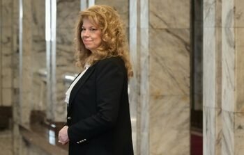 Yotova, Radev'i Destekledi ve Rus Patriğine Yönelik Yaptırımlara Karşı Çıktı