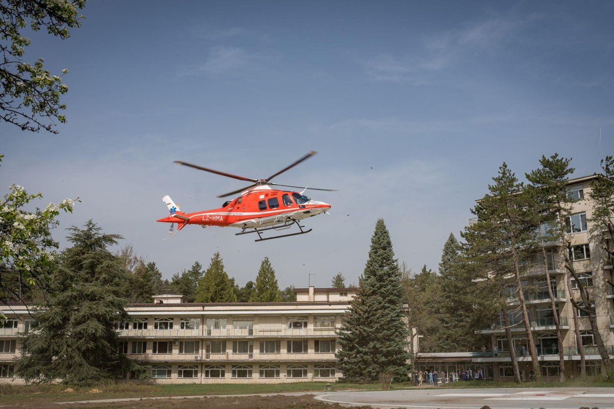 17 Yaşındaki Lohusa, Tıbbi Helikopterle Sofya'ya Nakledildi