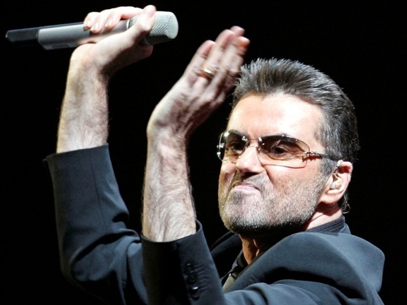 George Michael'ın Miksaj Konsolu İngiltere'deki Küçük Bir Stüdyoda Bulundu