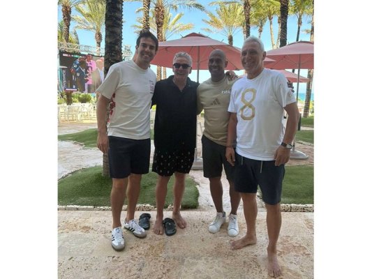 Stoiçkov, Kaka ve Baggio'yu Miami'de Plaja Götürdü