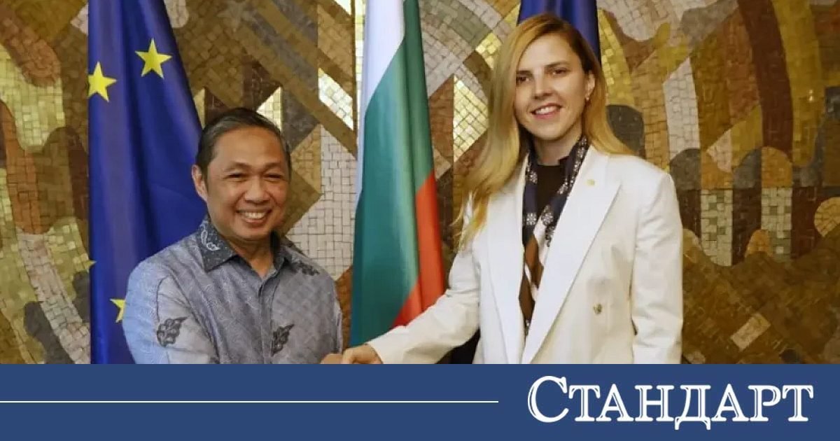 Bulgaristan Dışişleri Bakanı Kıyafet Yorumlarına Tepki Gösterdi