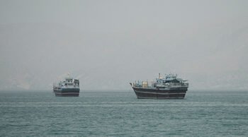 BM Tahliye Planı Kapsamında Hürmüz Boğazı'ndan Gemiler Geçiş Yapıyor