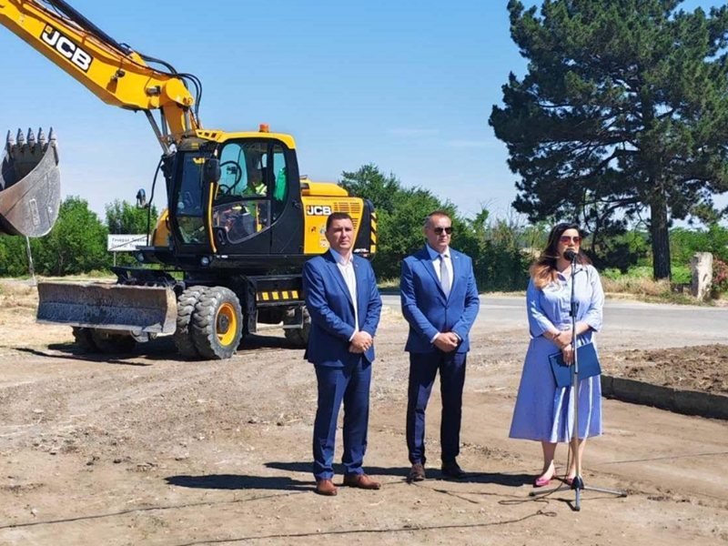 Genel Toşevo Belediyesi'nde 29 Kilometreyi Aşkın Üçüncü Sınıf Yolun Temel Onarımı Başlıyor
