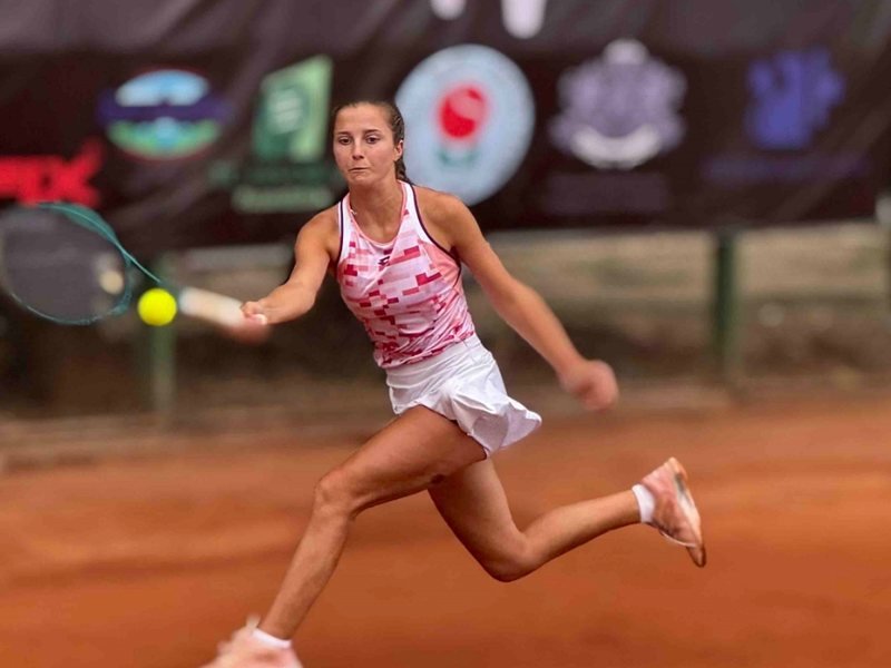 Rositsa Dençeva Zagreb'de Çiftler Finalinde