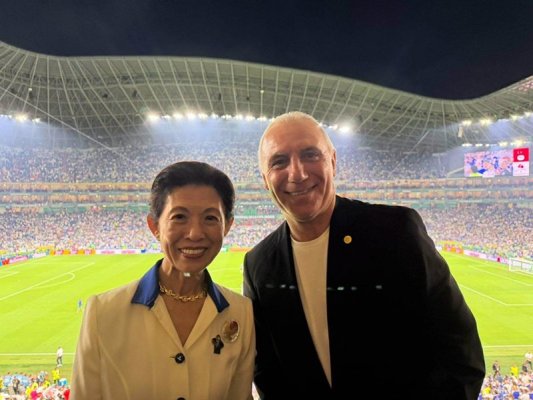 Hristo Stoiçkov, Dünya Kupası'nın 1000. Maçında Japon Prensesi Hisako'yla Bir Arada