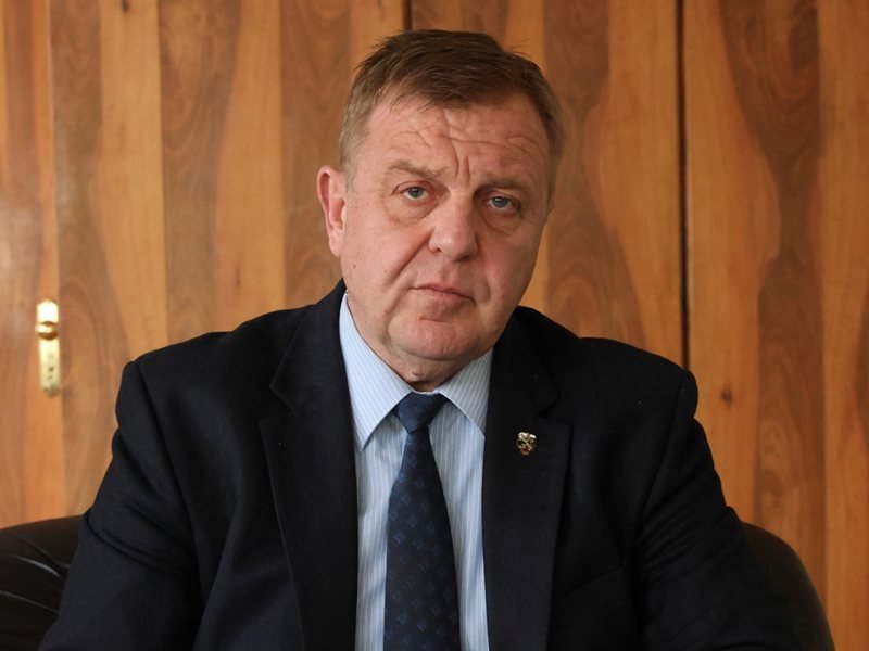 Karakachanov, Bulgaristan'ın Üsküp Büyükelçiliği Araçlarının Yakılması Hakkında: Bu On Yıllardır Süren Politikanın Sonucu
