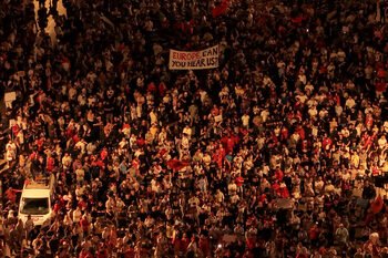 Arnavutluk'taki Kitlesel Protestolar Sürüyor ve Siyasi Boyut Kazandı