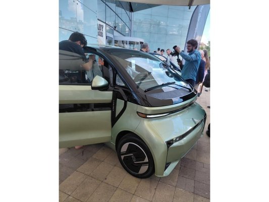 Bulgaristan'da 10 Bin Euro'luk Alüminyum Elektrikli Şehir Arabası: Ama Yalnızca Şehirde