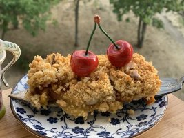 Elmalı ve Kirazlı Crumble