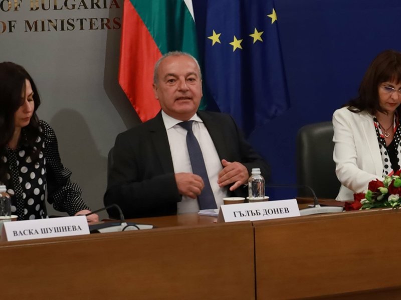 Memurlar ve Yargı Mensupları Yüzde 20 Sigorta Primi Ödeyecek, Maaşları Artırılacak