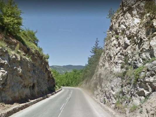 Smolyan - Asenovgrad Yolunda Yasak Bölgelerde Sollayan Sürücüye 200 Leva Ceza