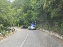 Asenovgrad - Smolyan Yolu'nda Kaza: Trafik Aksıyor (Fotoğraflar)