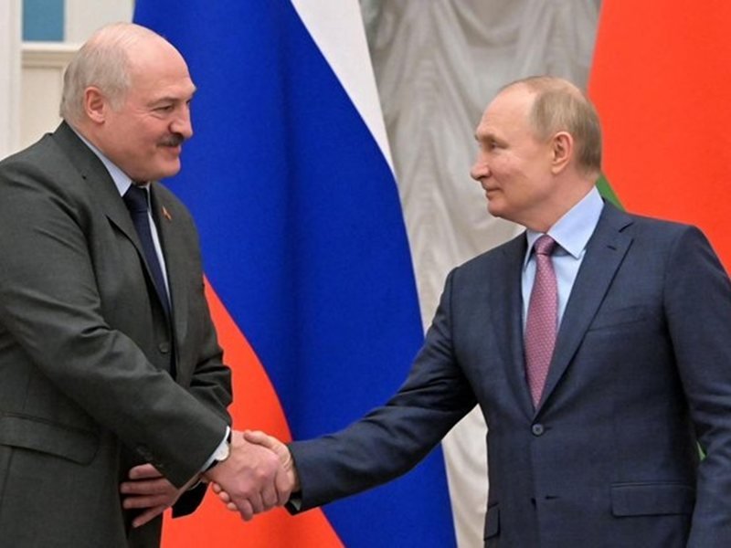 Lukashenko, Ukrayna Gerginliği Nedeniyle Putin ile Görüşmek Üzere Rusya'ya Gitti
