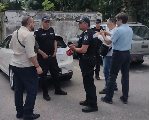 'Biz düşman değiliz' eylemi, Üsküp'teki Bulgar Büyükelçiliği araçlarının yakılmasına yanıt olarak düzenlendi. Fotoğraf: Facebook, Damyan Delçevski