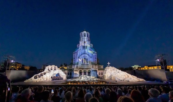Sofya'da Açık Hava Şöleni: "Mamma Mia!", "Turandot" ve Daha Nice Hit Eser