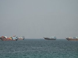 İran'dan Hürmüz Boğazı Uyarısı: Sadece Onaylı Güzergahı Kullanın