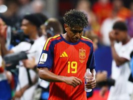 Yamal Neden Barcelona'da 10 Numara Ama Milli Takımda Değil?