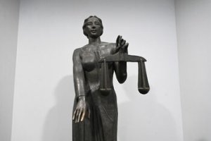 Plovdivli Bir Erkek 2 Milyon Dolarlık Porno Dolandırıcılığından Yargılanıyor
