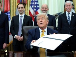 Trump: Hürmüz Boğazı'ndan Dün 19 Milyon Varil Petrol Geçti - Rekor