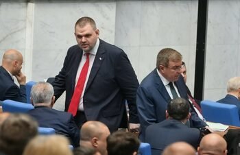 Peevski, Dosye Komisyonu'nun Kapatılması İçin İktidara Yüklendi