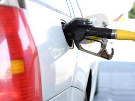 Benzin ve Dizel 1,50 Avronun Altına Düştü, Neredeyse Eşitlendi