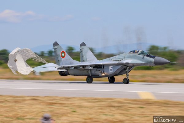 Bulgar F-16'lar ilk kez uluslararası bir tatbikata MiG-29 ile birlikte katıldı