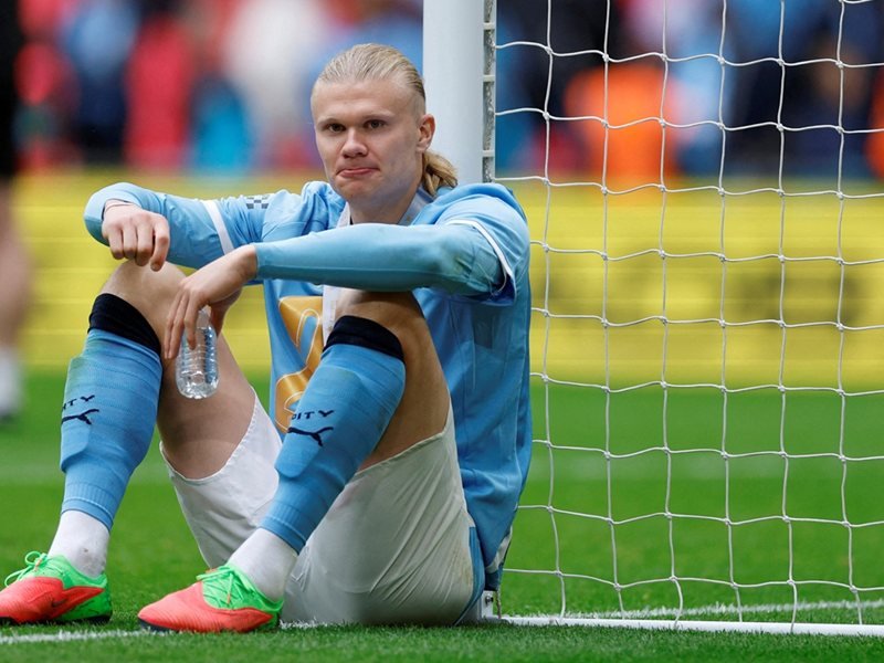 Erling Haaland'dan Dünya Kupası Öncesi Buz Hokeyi Molası