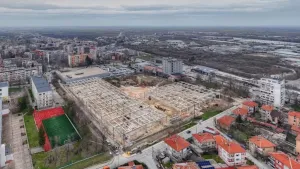 Asenovgrad'daki Tarihi Şaraphane Yıkılıyor, Yerine Dev Alışveriş Merkezi Geliyor