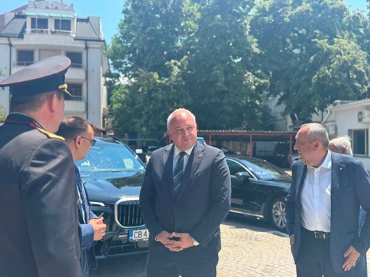 İçişleri Bakanı İvan Demerdjiev, Filibe'deki itfaiye üssünün açılışına geldi.