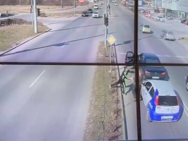 Polis Kameraları Plovdiv'de İki Sürücü Arasındaki Kavga Kaydetti (Fotoğraf, Video)