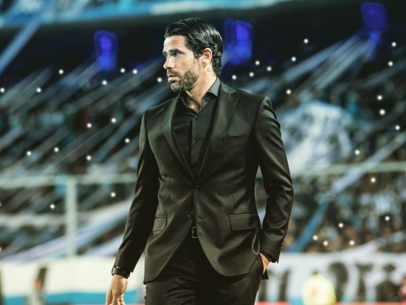 40 Yaşındaki Arjantinli Teknik Direktör Fernando Gago Basın Toplantısında Kalp Krizi Geçirdi