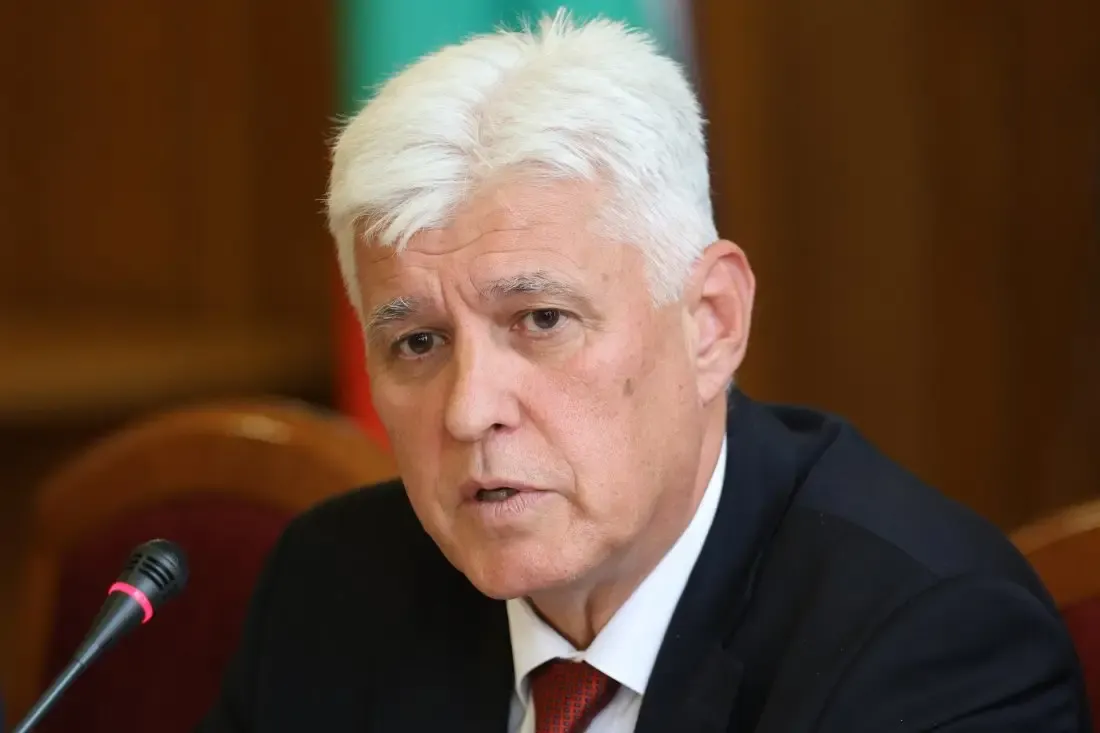 Savunma Bakanı Dimitır Stoyanov: Hava Kuvvetleri Yangınlarla Mücadele için Hazır