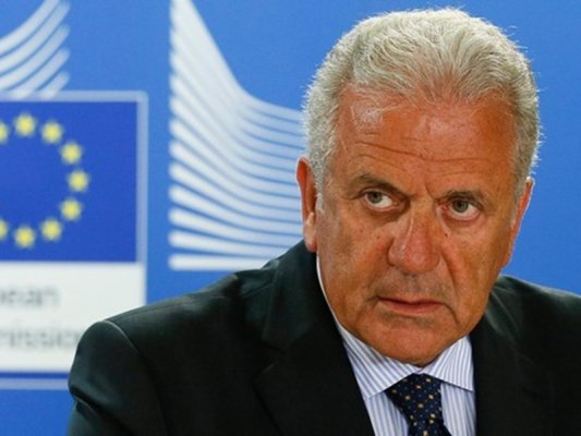 Yunanistan'da Siyasi Deprem: Dimitris Avramopoulos Hakkında Katargate'den Avrupa Tutuklama Emri