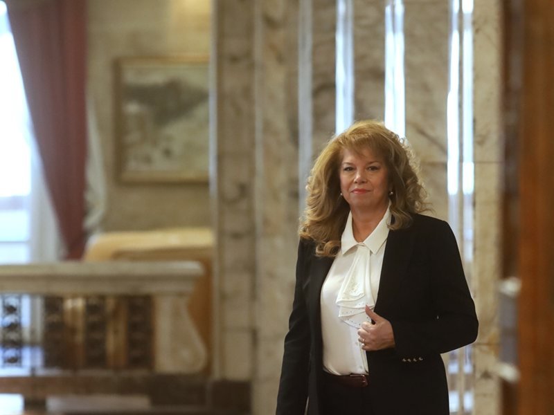 İliyana Yotova, 'Değerli Bulgarlar' Ödül Töreninde İki Kişiyi Ödüllendirecek