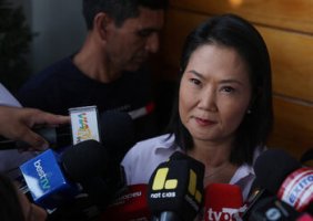 Yeniden Sayım ve Minimum Fark Nedeniyle Peru'nun Yeni Cumhurbaşkanının İlanı Haftalar Sürecek
