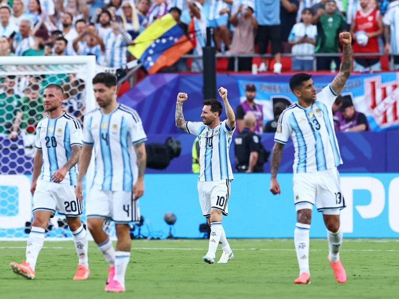 Messi, Babasının Sağlık Durumu Kötüleşince Gözyaşlarına Boğuldu