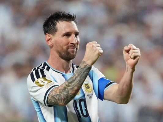 Hat-Trick'ten Bir Gün Sonra Lionel Messi'nin Anavatanında 26 Metrelik 70 Tonluk Dev Heykeli Dikildi