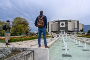 Gelirler Düşüyor, Maaş Beş Kat Artıyor veya NDK Nasıl Yönetiliyor
