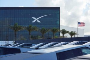 SpaceX Rekor Borsa Çıkışıyla Dünyanın En Değerli Şirketleri Arasına Girdi