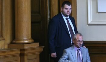Kasim Dal: DPS Gidiyor, Yeni Parti Olacak Ama Peevski ve Dogan'sız