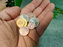 Ehliyetsiz Sürücü Burgaz'da Polislere 10 Euro ve Bozuk Parayla Rüşvet Vermeye Çalıştı