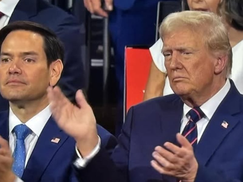 Trump, Rubio'ya Versay Sarayı'nda Yazıcı Arattı: İran Mutabakatını Hemen İmzalamak İstedi